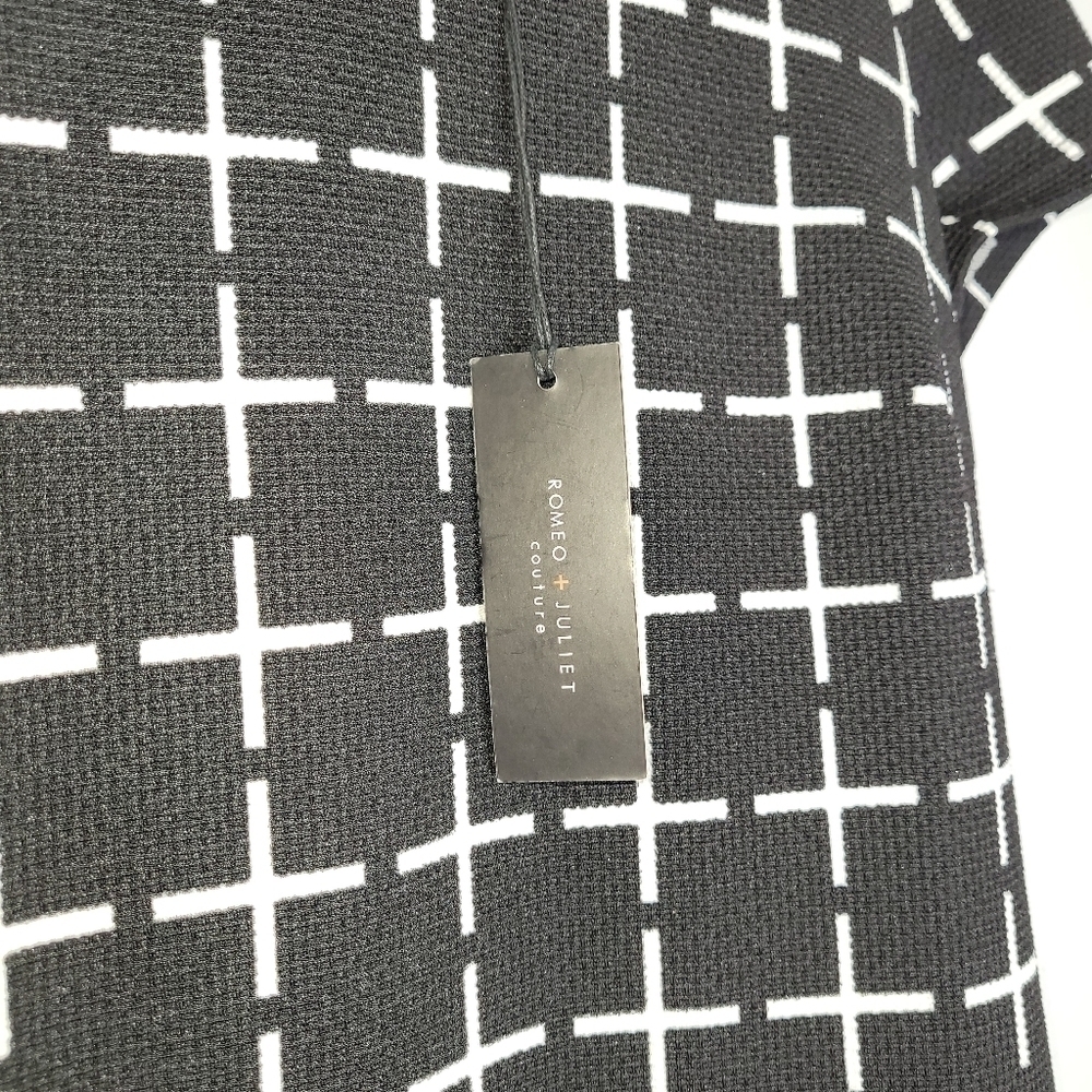 Romeo & Juliet Couture Shift Dress - Picture 8 of 14